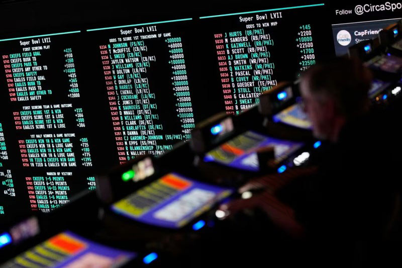 What does money line mean in betting?