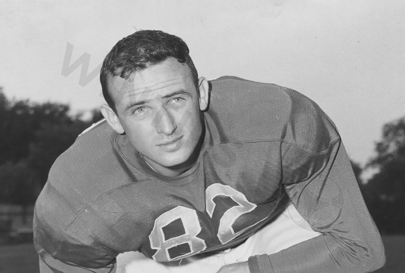 Top 10 oldest living football players today