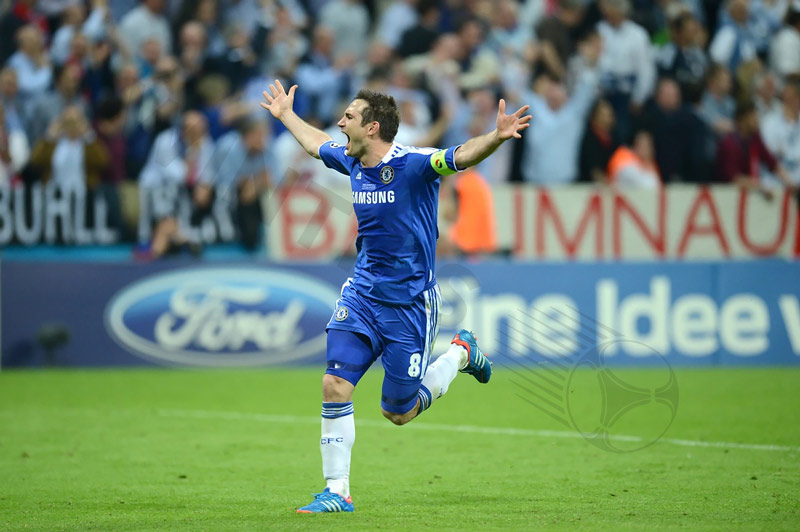 Chelsea are lucky to have the best midfielder F. Lampard