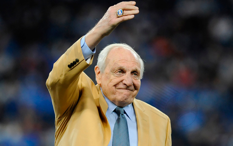Top 10 oldest living football players today