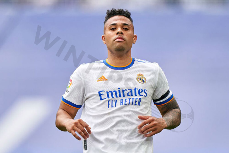 Mariano Diaz - Soccer players with number 24