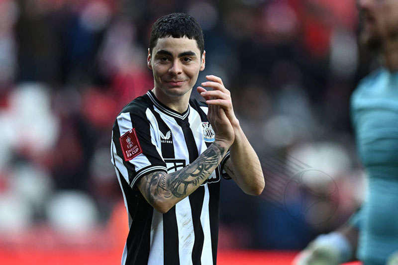 Miguel Almirón - Football players with jersey number 24